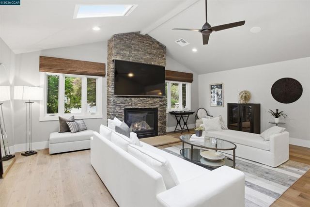 181 Alegra Ln, Walnut Creek, CA 94598