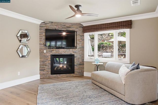 181 Alegra Ln, Walnut Creek, CA 94598