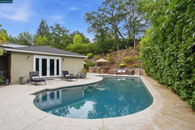 181 Alegra Ln, Walnut Creek, CA 94598