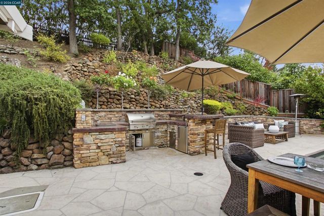 181 Alegra Ln, Walnut Creek, CA 94598