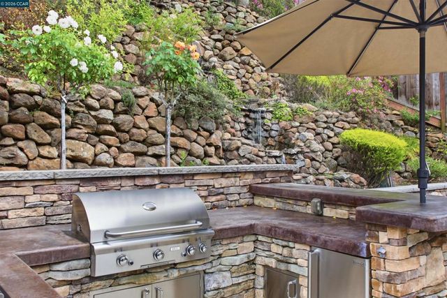 181 Alegra Ln, Walnut Creek, CA 94598