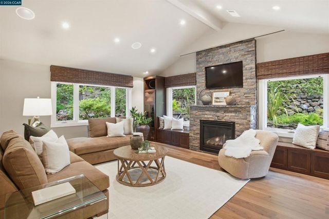 181 Alegra Ln, Walnut Creek, CA 94598