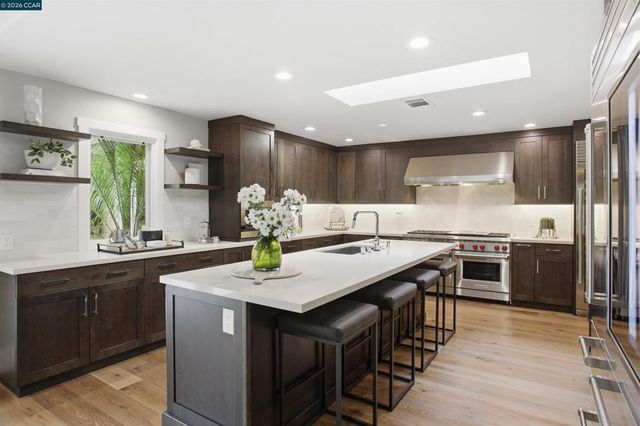 181 Alegra Ln, Walnut Creek, CA 94598