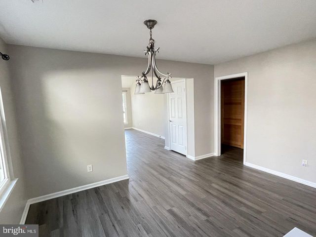 294 WOODS EDGE PL, Langhorne, PA 19047