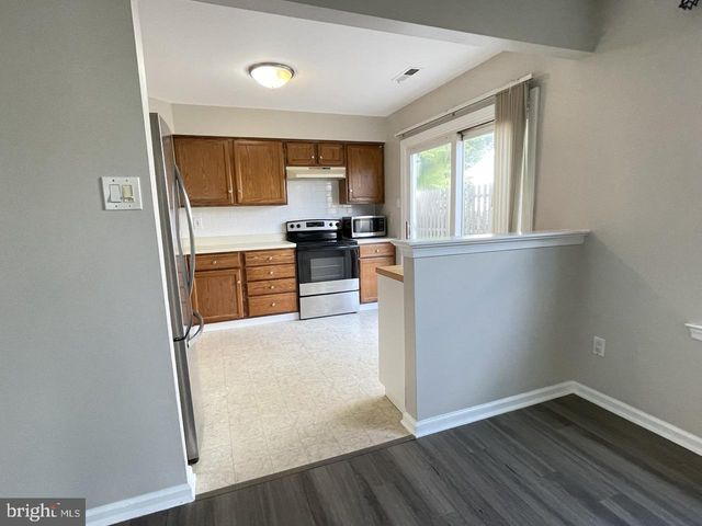 294 WOODS EDGE PL, Langhorne, PA 19047