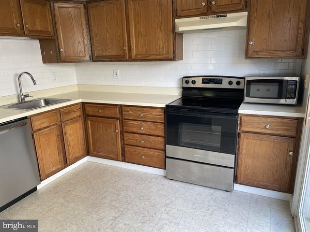 294 WOODS EDGE PL, Langhorne, PA 19047
