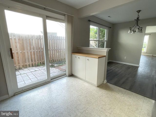 294 WOODS EDGE PL, Langhorne, PA 19047