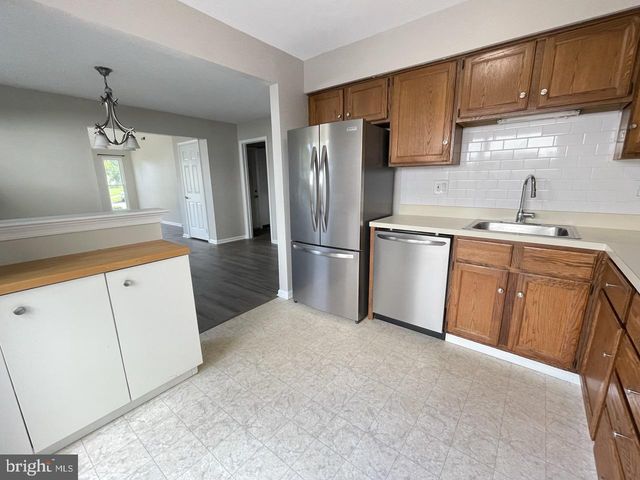 294 WOODS EDGE PL, Langhorne, PA 19047