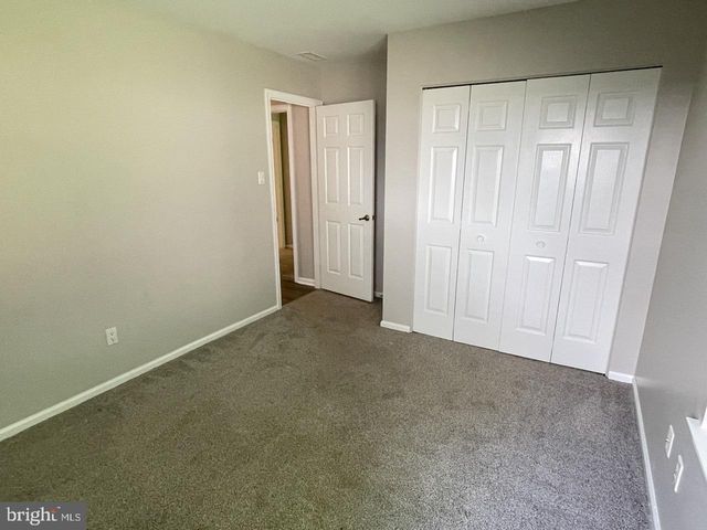 294 WOODS EDGE PL, Langhorne, PA 19047