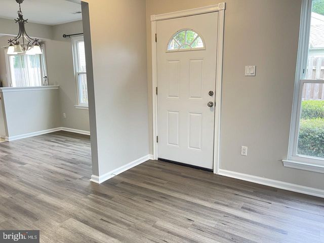 294 WOODS EDGE PL, Langhorne, PA 19047