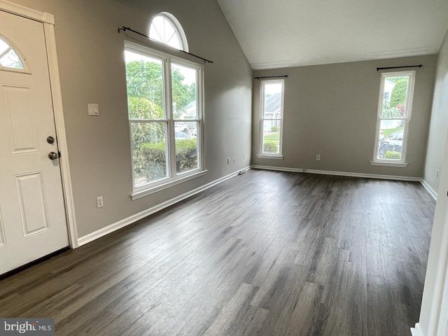 294 WOODS EDGE PL, Langhorne, PA 19047