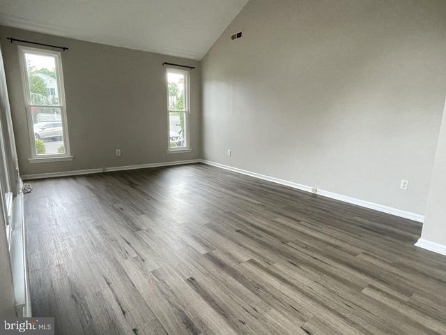 294 WOODS EDGE PL, Langhorne, PA 19047