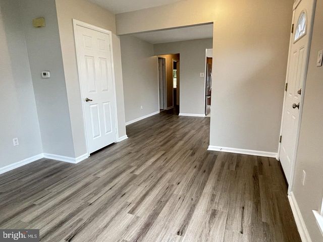 294 WOODS EDGE PL, Langhorne, PA 19047