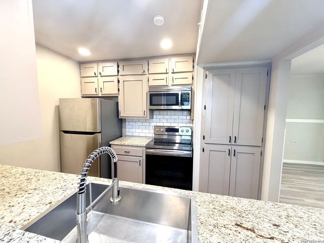 105 Brentwood, New Braunfels, TX 78130