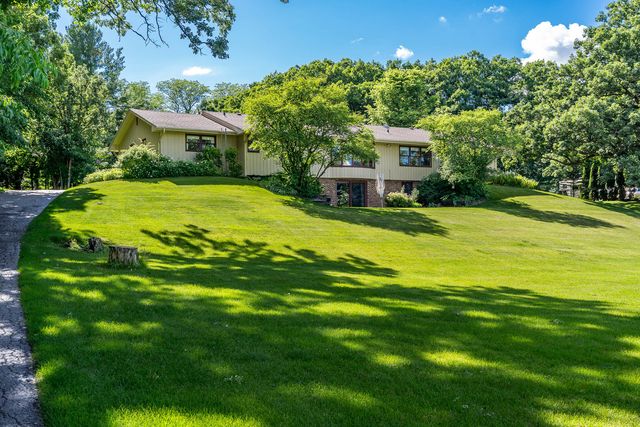 7889 Shaw Road, Belvidere, IL 61008