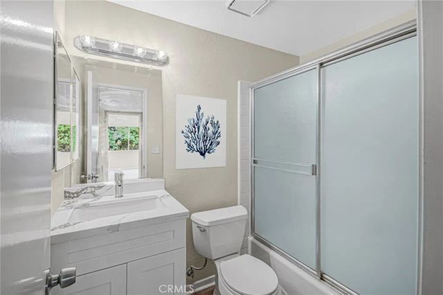 22703 Garzota, Valencia, CA 91354