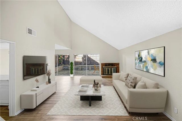 22703 Garzota, Valencia, CA 91354