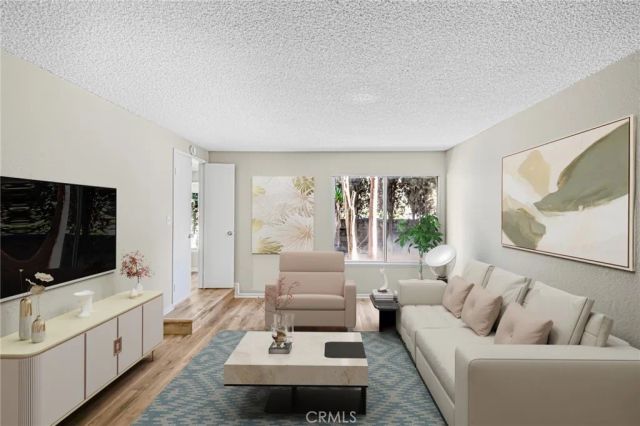 22703 Garzota, Valencia, CA 91354