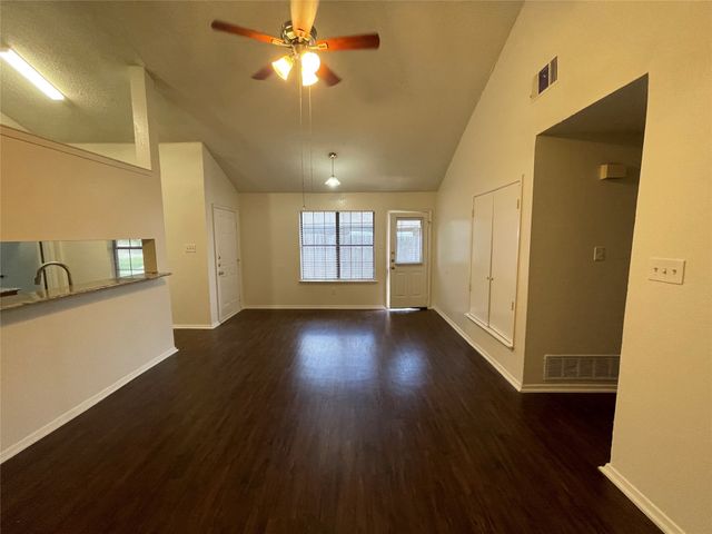 1754 CARRINGTON Drive, Glenn Heights, TX 75154