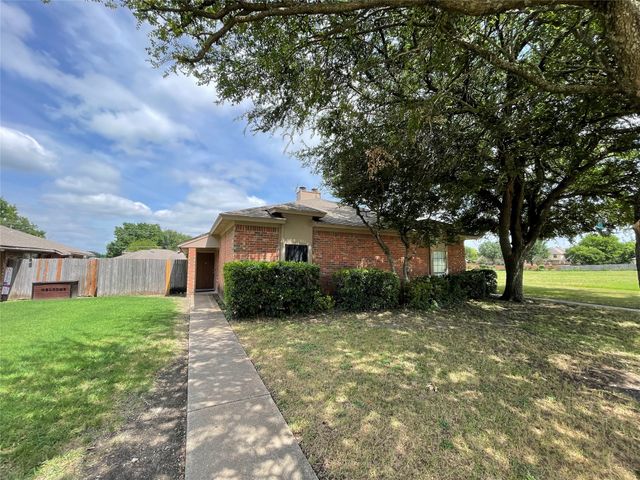1754 CARRINGTON Drive, Glenn Heights, TX 75154