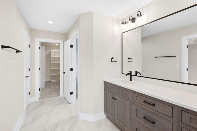 409 ANGELS REST WAY, Columbia, MO 65203