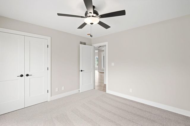 409 ANGELS REST WAY, Columbia, MO 65203