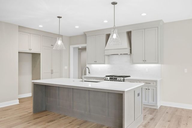 409 ANGELS REST WAY, Columbia, MO 65203