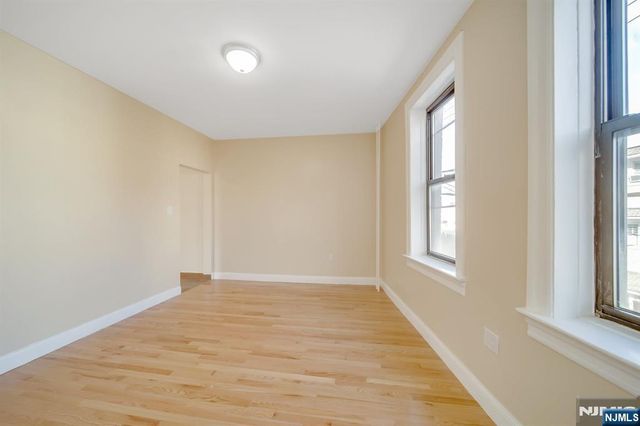 523-525 34th Street B1, Union City, NJ 07087