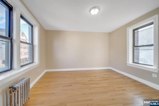 523-525 34th Street B1, Union City, NJ 07087