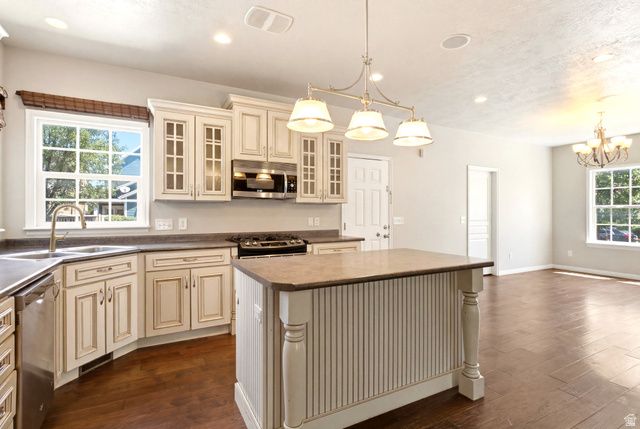 4304 W BLACKSHEAR DR, South Jordan, UT 84009