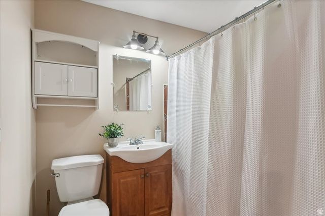 4304 W BLACKSHEAR DR, South Jordan, UT 84009