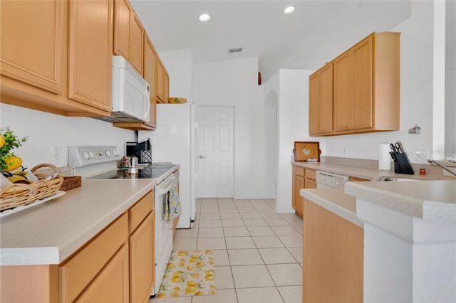 3104 STONEHURST CIRCLE, Kissimmee, FL 34741