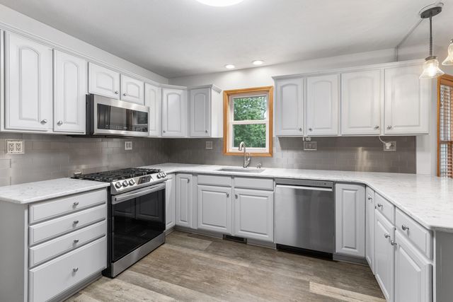 1843 N Pine Ridge Drive, La Porte, IN 46350