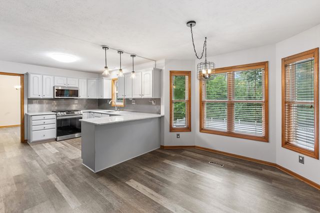 1843 N Pine Ridge Drive, La Porte, IN 46350