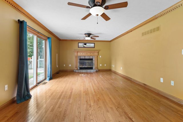 1843 N Pine Ridge Drive, La Porte, IN 46350