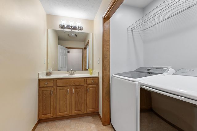 1843 N Pine Ridge Drive, La Porte, IN 46350