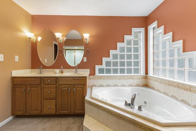 1843 N Pine Ridge Drive, La Porte, IN 46350