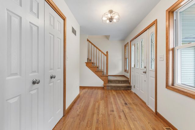 1843 N Pine Ridge Drive, La Porte, IN 46350