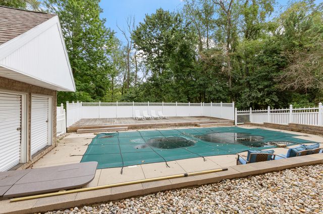 1843 N Pine Ridge Drive, La Porte, IN 46350