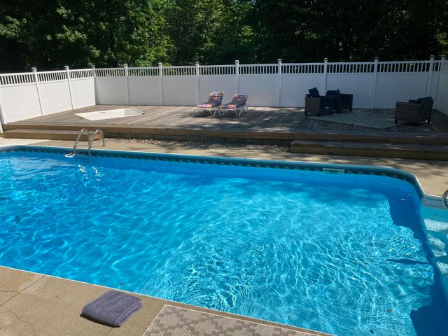 1843 N Pine Ridge Drive, La Porte, IN 46350