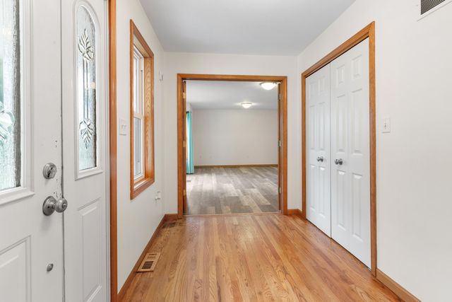 1843 N Pine Ridge Drive, La Porte, IN 46350