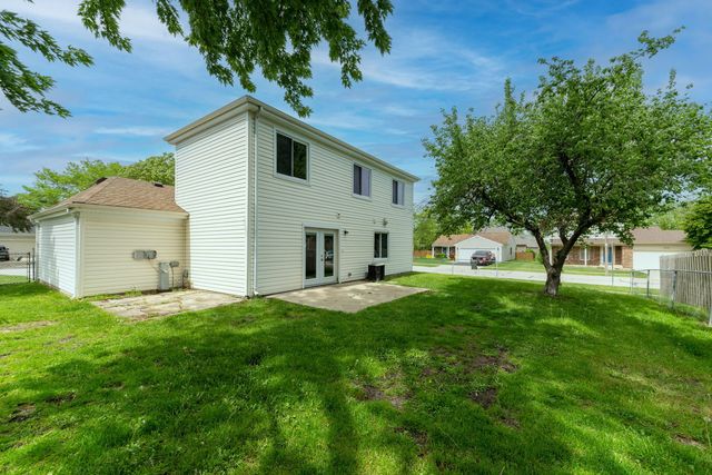 5039 Chambers Drive, Hoffman Estates, IL 60010