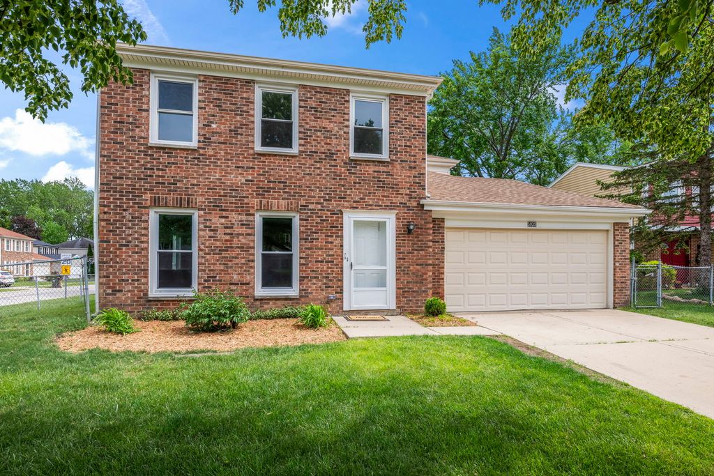 5039 Chambers Drive, Hoffman Estates, IL 60010