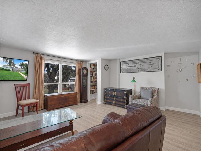 3102 THONOTOSASSA ROAD, Plant City, FL 33565