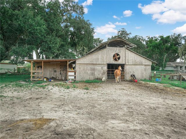 3102 THONOTOSASSA ROAD, Plant City, FL 33565