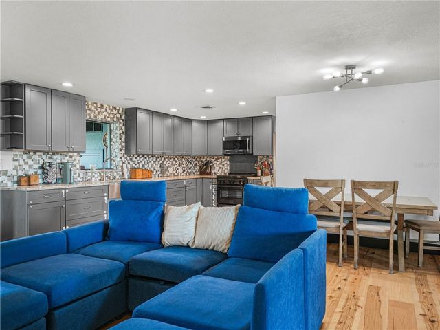 3102 THONOTOSASSA ROAD, Plant City, FL 33565