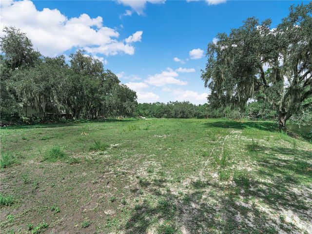 3102 THONOTOSASSA ROAD, Plant City, FL 33565