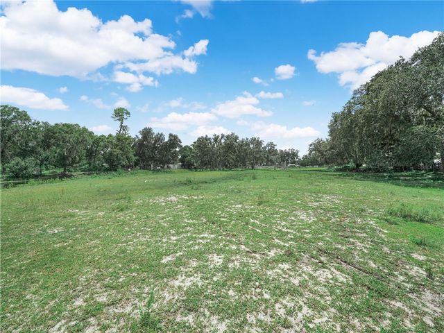 3102 THONOTOSASSA ROAD, Plant City, FL 33565