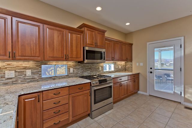 866 Summer Bend Court, Grand Junction, CO 81506