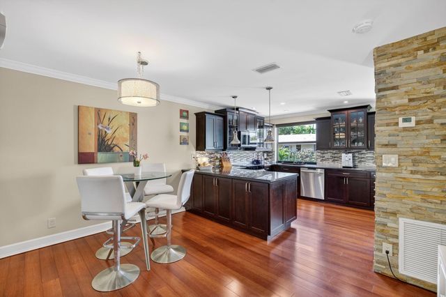 3000 NE 8th Terrace B4, Oakland Park, FL 33334